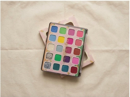 20-Color Eyeshadow Palette – Bright Colors & Glitter Accents