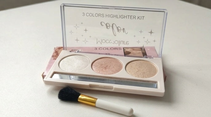 3-Color Shimmer Highlighter Palette – Pearl, Rose & Champagne